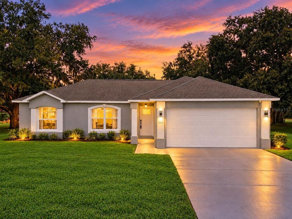 For Sale: $320,000 (4 beds, 2 baths, 1652 Square Feet)