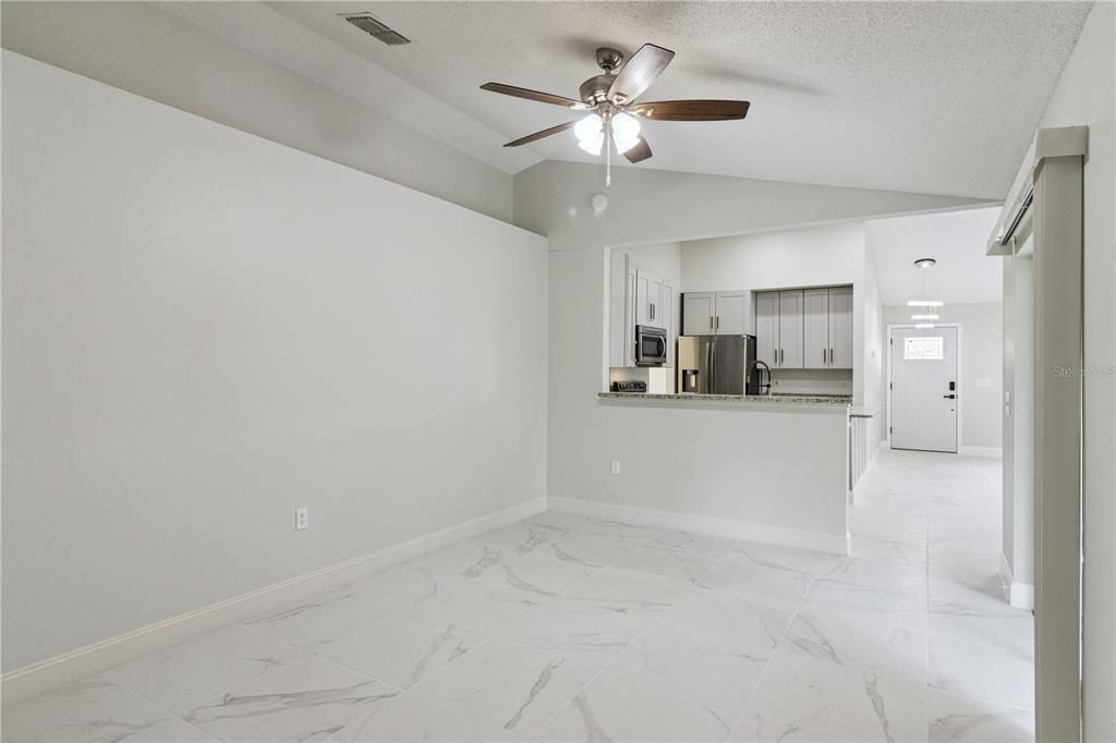 For Sale: $320,000 (4 beds, 2 baths, 1652 Square Feet)