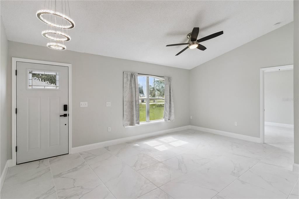 For Sale: $320,000 (4 beds, 2 baths, 1652 Square Feet)