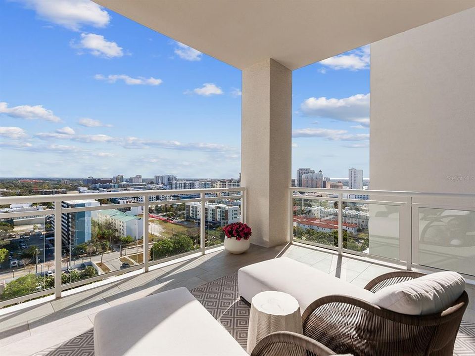 For Sale: $3,450,000 (3 beds, 3 baths, 3700 Square Feet)