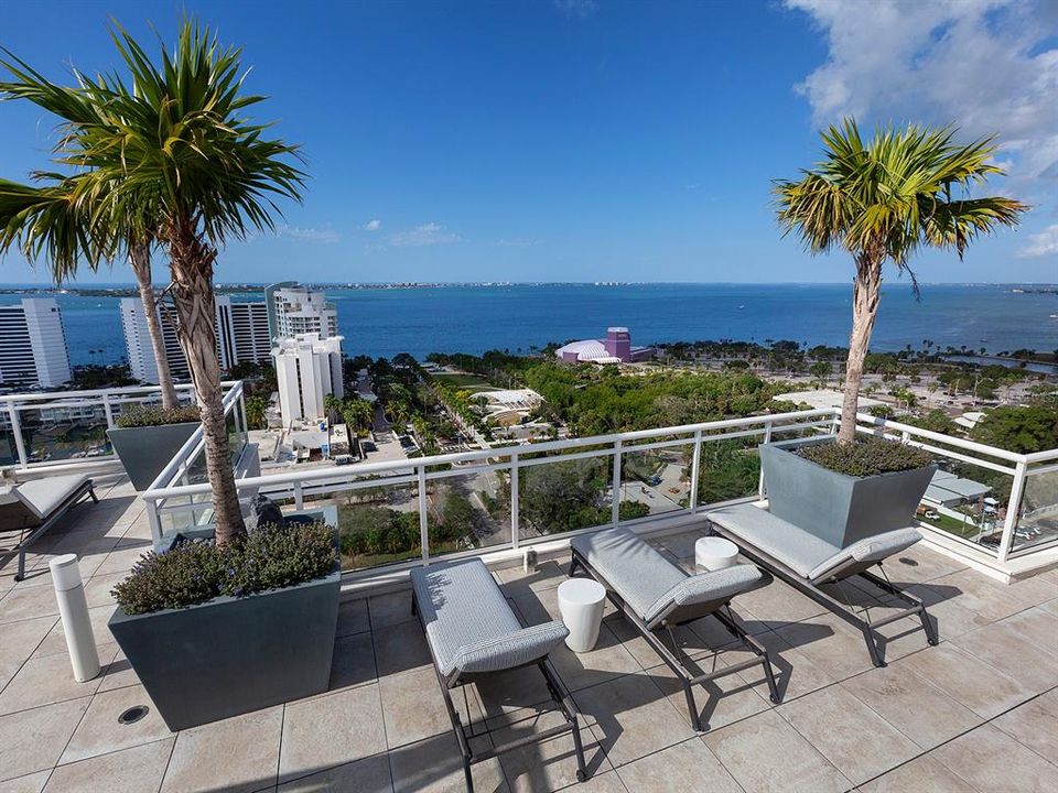 For Sale: $3,450,000 (3 beds, 3 baths, 3700 Square Feet)