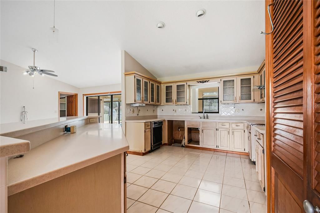 На продажу: $499,000 (4 спален, 3 ванн, 3452 Квадратных фут)