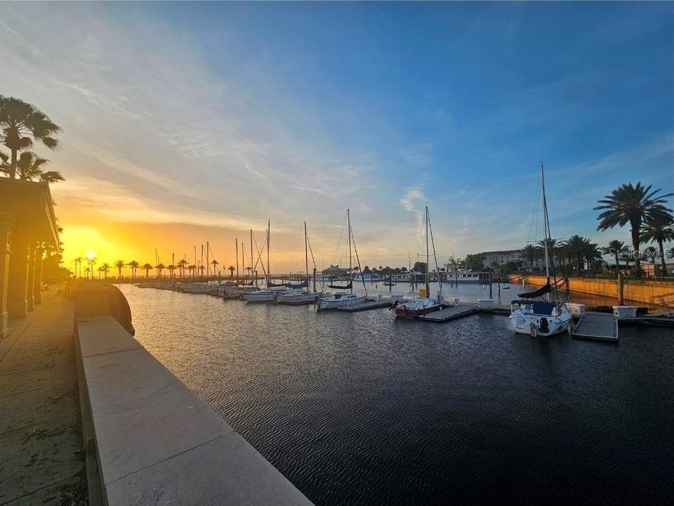 For Rent: $2,450 (3 beds, 2 baths, 1303 Square Feet)
