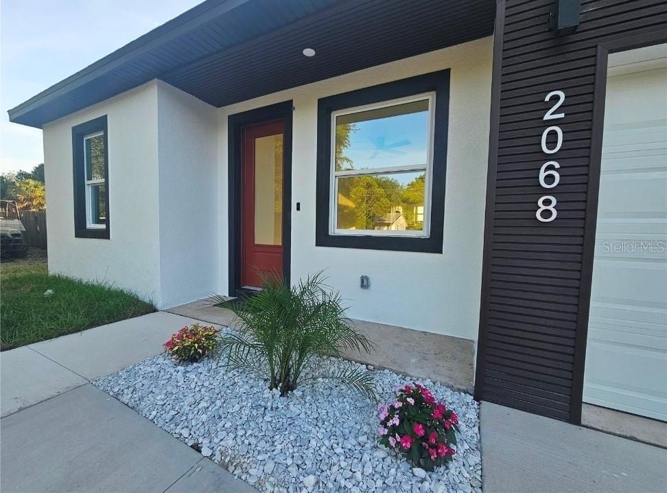 For Rent: $2,450 (3 beds, 2 baths, 1303 Square Feet)