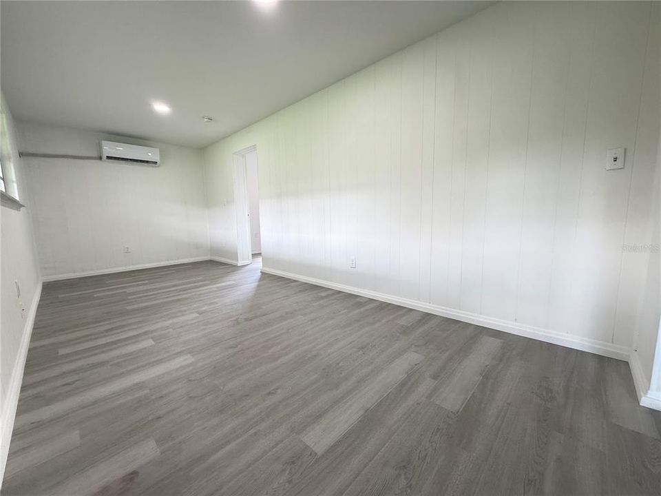 En Venta: $273,000 (4 camas, 2 baños, 1437 Pies cuadrados)