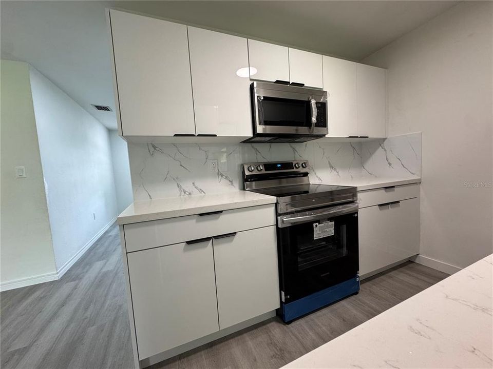 En Venta: $273,000 (4 camas, 2 baños, 1437 Pies cuadrados)