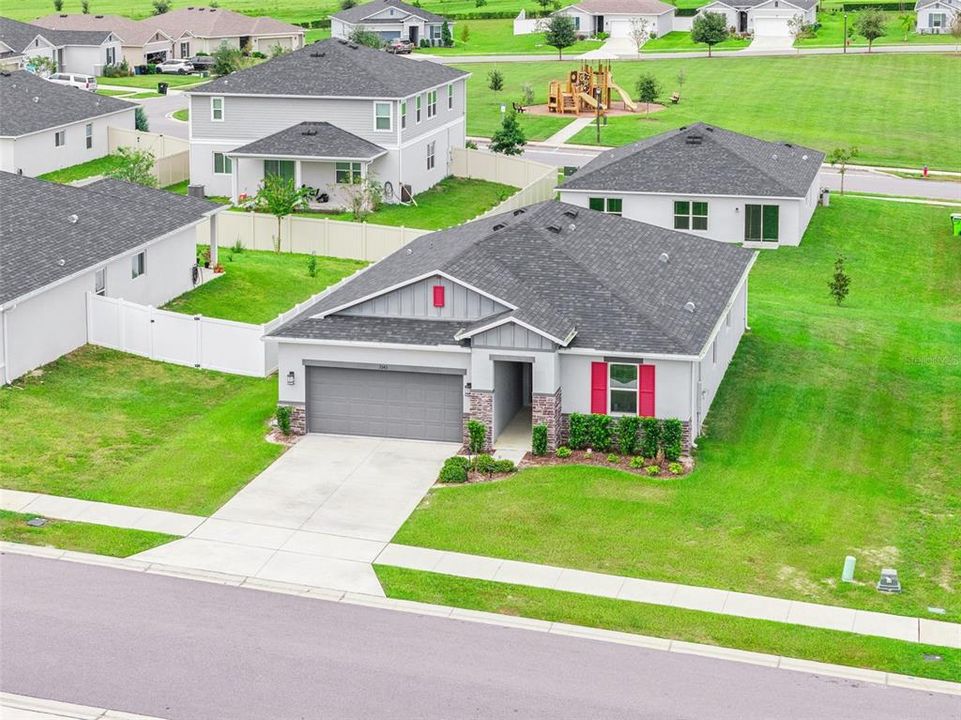 На продажу: $349,900 (4 спален, 2 ванн, 1696 Квадратных фут)