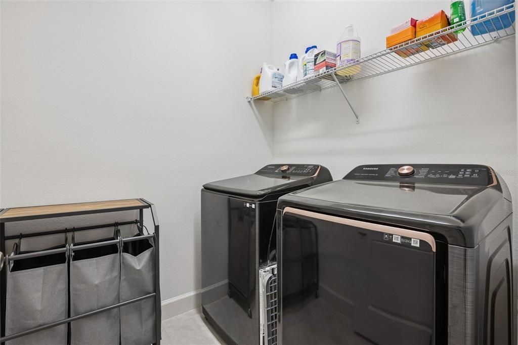 На продажу: $349,900 (4 спален, 2 ванн, 1696 Квадратных фут)
