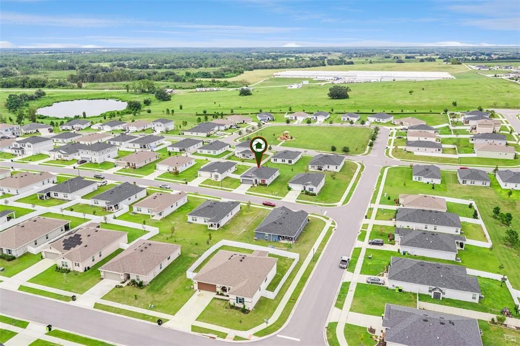 На продажу: $349,900 (4 спален, 2 ванн, 1696 Квадратных фут)