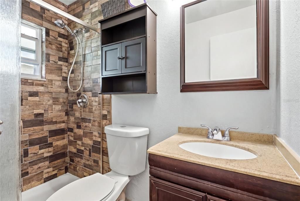 For Sale: $349,900 (3 beds, 1 baths, 1000 Square Feet)