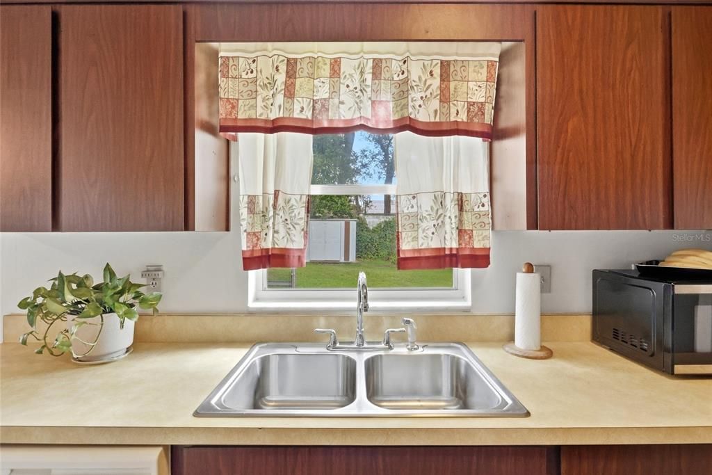 For Sale: $349,900 (3 beds, 1 baths, 1000 Square Feet)