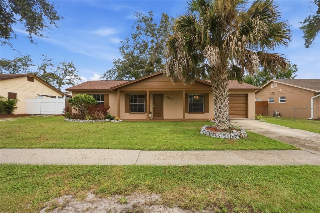 For Sale: $349,900 (3 beds, 1 baths, 1000 Square Feet)