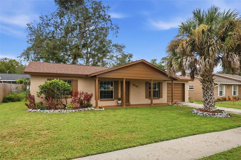 For Sale: $349,900 (3 beds, 1 baths, 1000 Square Feet)