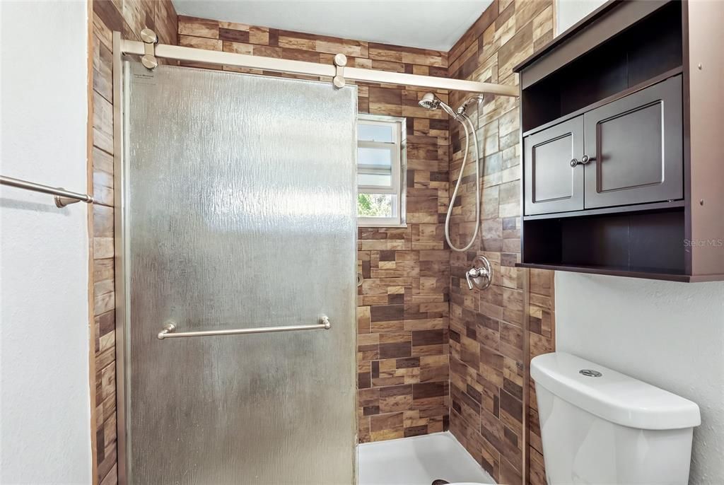 For Sale: $349,900 (3 beds, 1 baths, 1000 Square Feet)
