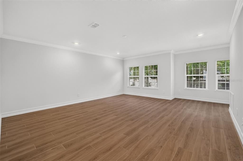 En Renta: $6,000 (4 camas, 3 baños, 2410 Pies cuadrados)