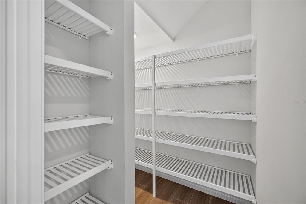 En Renta: $6,000 (4 camas, 3 baños, 2410 Pies cuadrados)