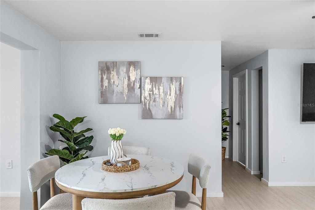 En Venta: $330,000 (3 camas, 2 baños, 1388 Pies cuadrados)