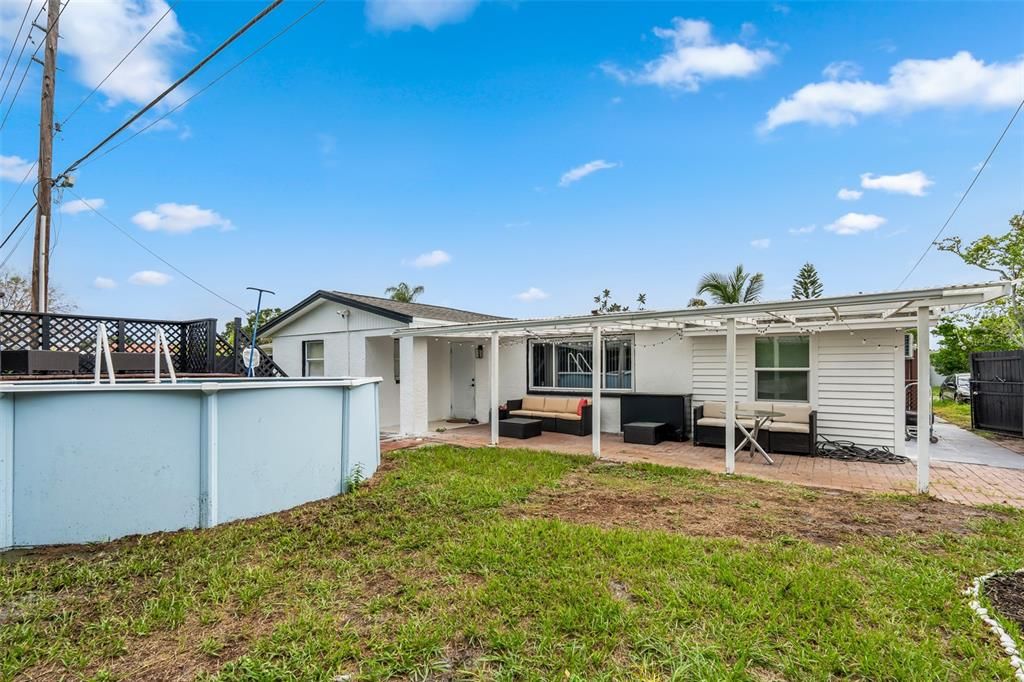 En Venta: $330,000 (3 camas, 2 baños, 1388 Pies cuadrados)
