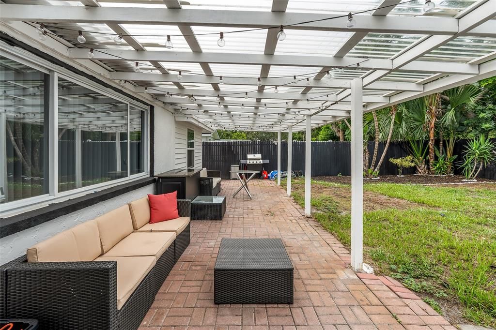 En Venta: $330,000 (3 camas, 2 baños, 1388 Pies cuadrados)