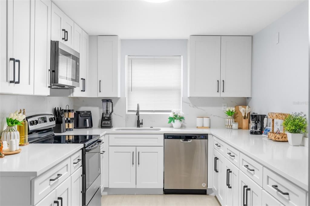 En Venta: $330,000 (3 camas, 2 baños, 1388 Pies cuadrados)