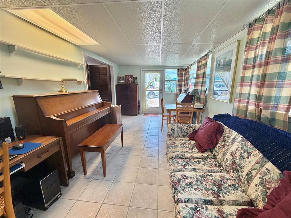 En Venta: $135,000 (2 camas, 2 baños, 1342 Pies cuadrados)