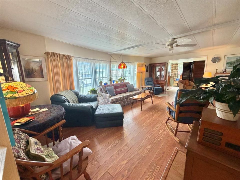 En Venta: $135,000 (2 camas, 2 baños, 1342 Pies cuadrados)