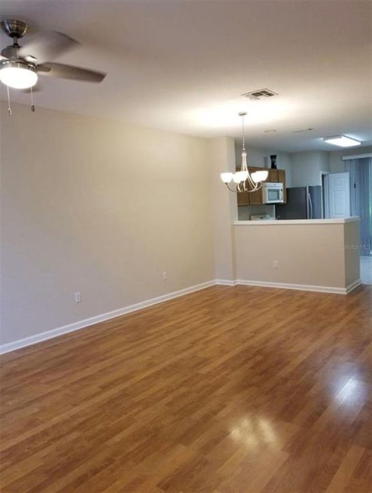 В аренду: $1,750 (2 спален, 2 ванн, 1074 Квадратных фут)