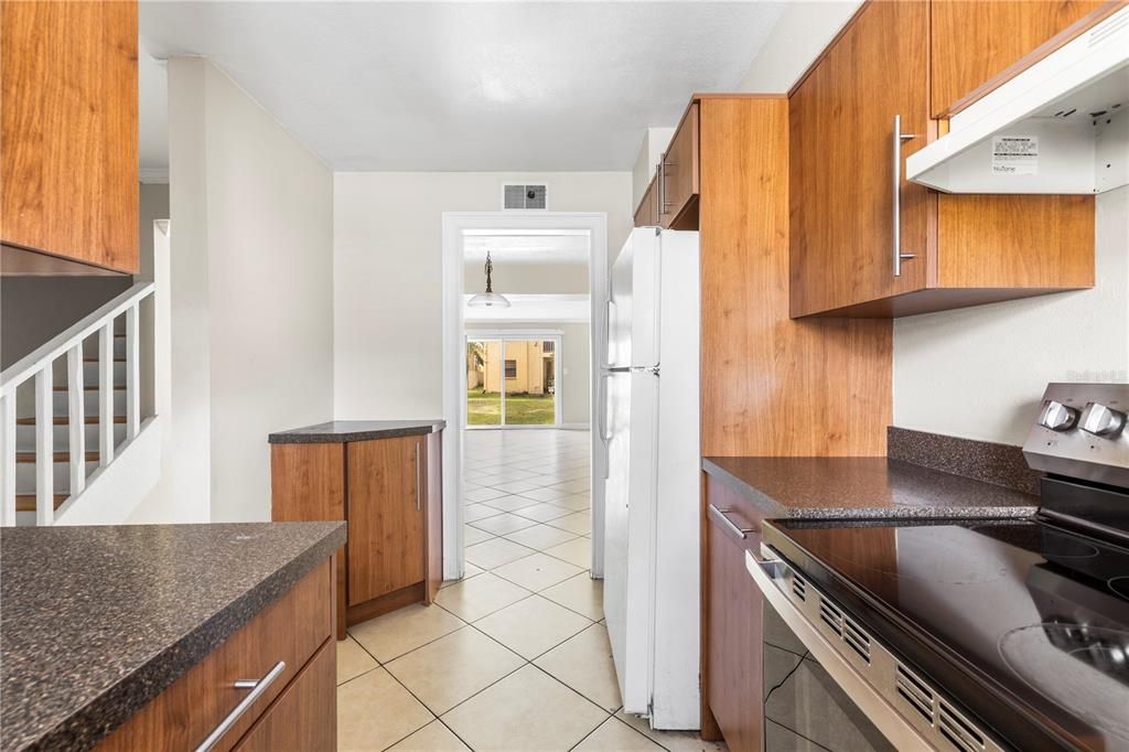 На продажу: $199,000 (3 спален, 2 ванн, 1588 Квадратных фут)