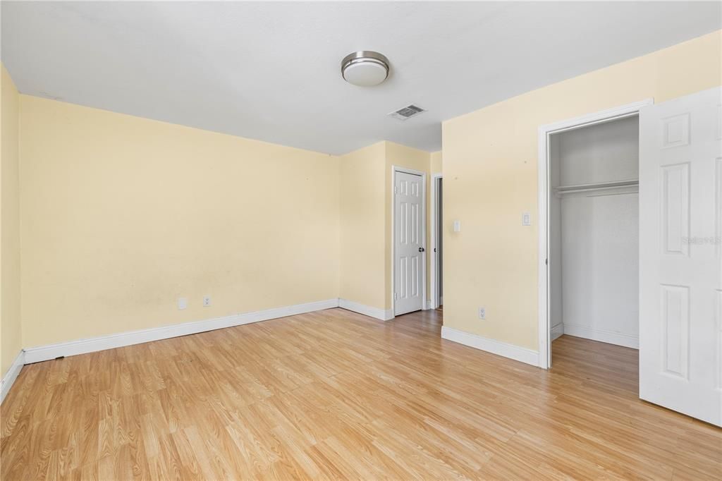 На продажу: $199,000 (3 спален, 2 ванн, 1588 Квадратных фут)