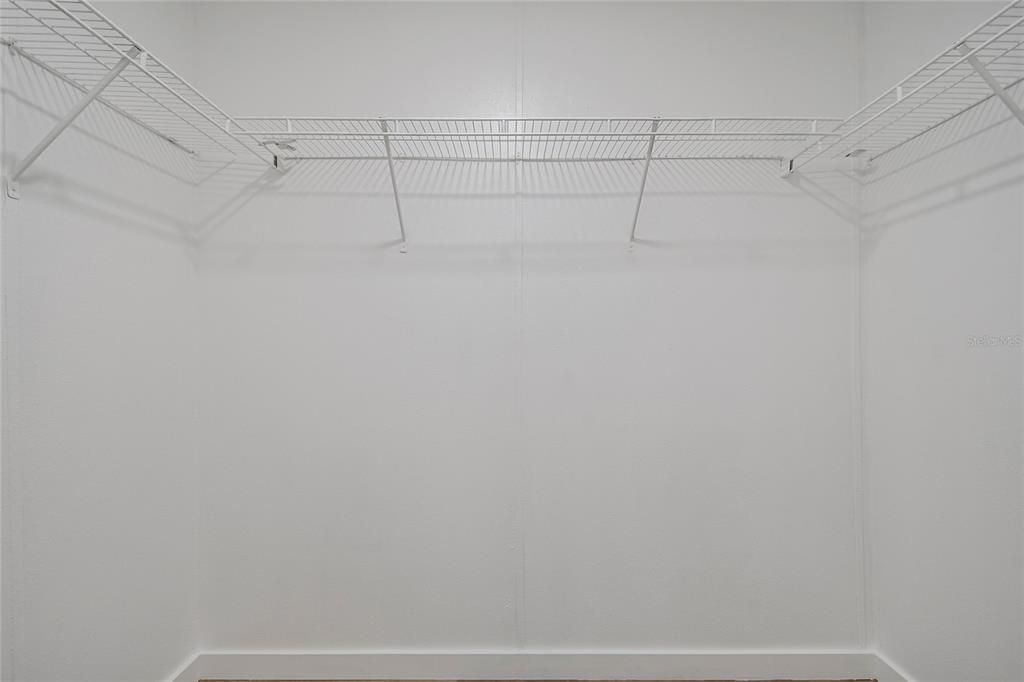 Activo con contrato: $285,000 (4 camas, 2 baños, 1560 Pies cuadrados)
