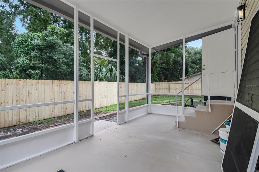 Activo con contrato: $285,000 (4 camas, 2 baños, 1560 Pies cuadrados)