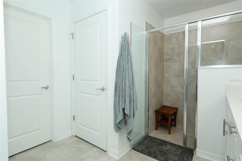 En Venta: $475,000 (5 camas, 3 baños, 2599 Pies cuadrados)