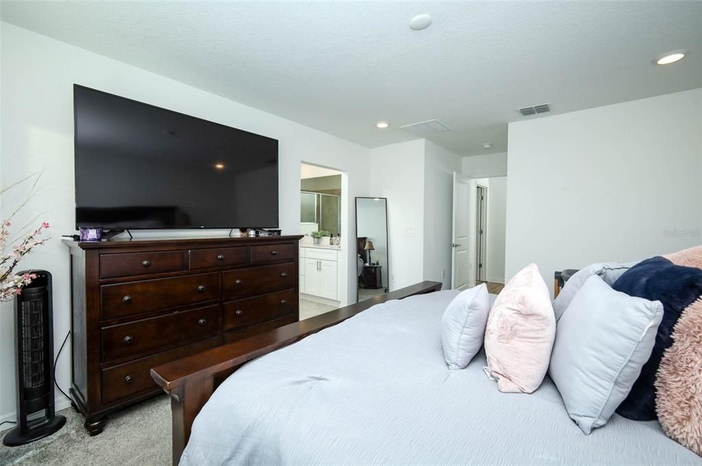 En Venta: $475,000 (5 camas, 3 baños, 2599 Pies cuadrados)