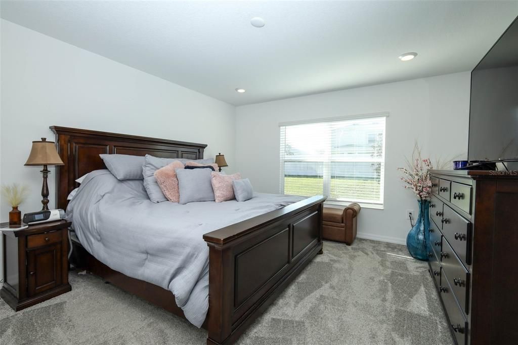 En Venta: $475,000 (5 camas, 3 baños, 2599 Pies cuadrados)