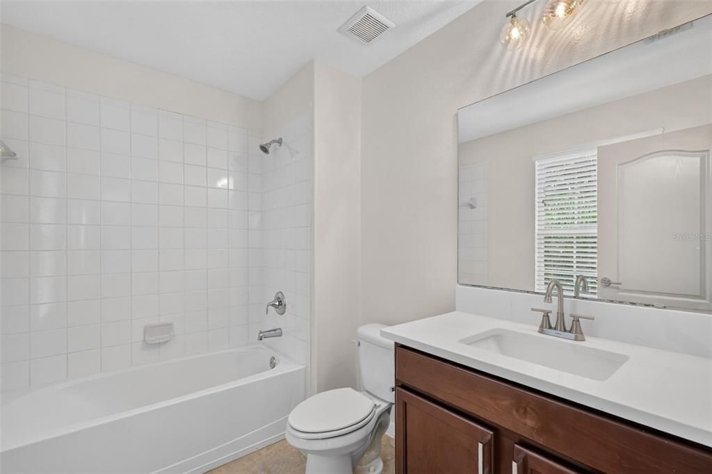 На продажу: $449,999 (4 спален, 3 ванн, 2369 Квадратных фут)