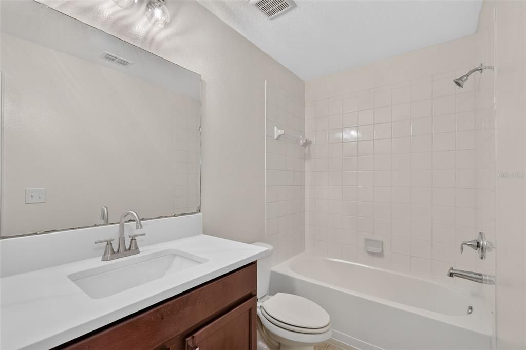 На продажу: $449,999 (4 спален, 3 ванн, 2369 Квадратных фут)