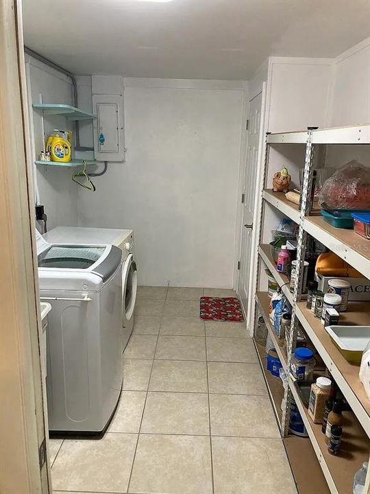 На продажу: $328,000 (2 спален, 2 ванн, 1175 Квадратных фут)