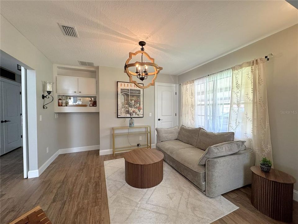 For Rent: $4,500 (3 beds, 2 baths, 1704 Square Feet)