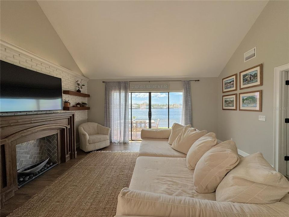 For Rent: $4,500 (3 beds, 2 baths, 1704 Square Feet)