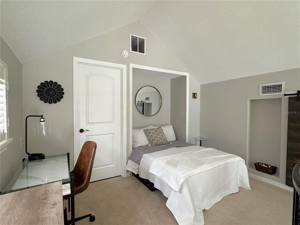For Rent: $4,500 (3 beds, 2 baths, 1704 Square Feet)