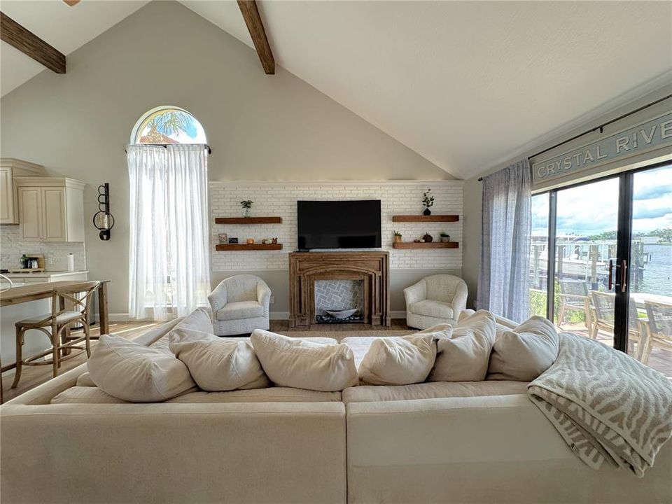 For Rent: $4,500 (3 beds, 2 baths, 1704 Square Feet)