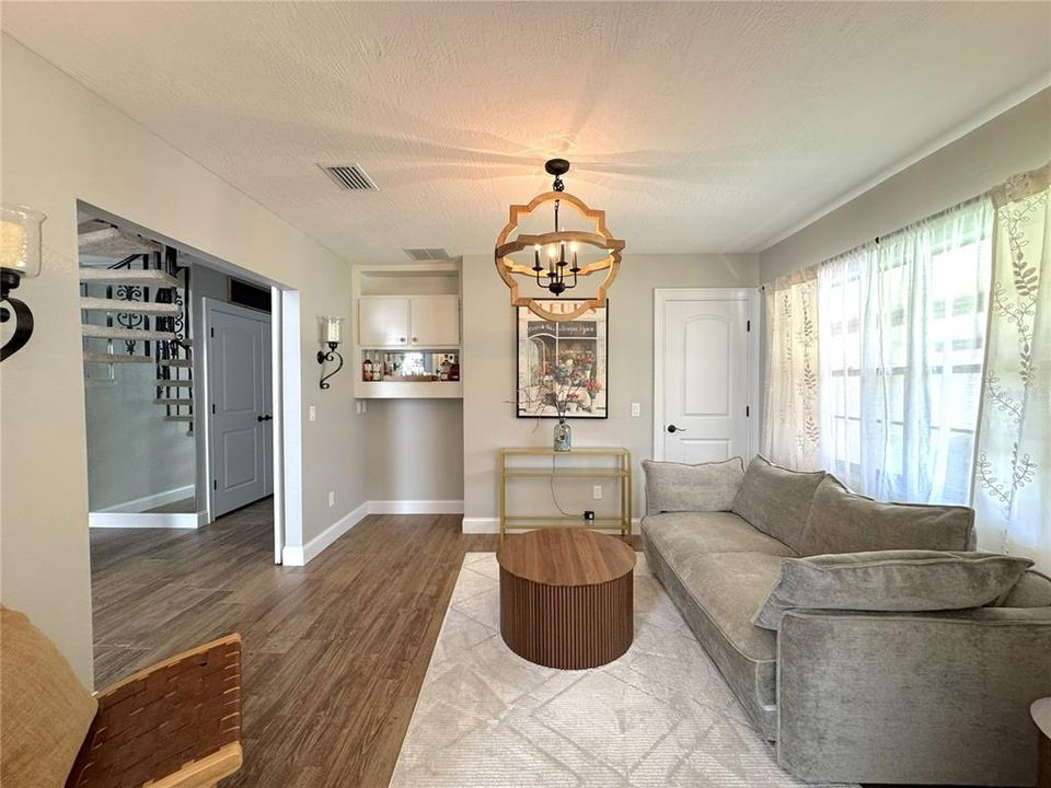 For Rent: $4,500 (3 beds, 2 baths, 1704 Square Feet)