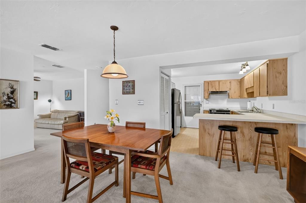 На продажу: $189,000 (2 спален, 2 ванн, 1526 Квадратных фут)