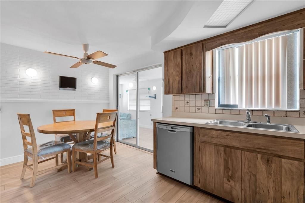 En Venta: $219,000 (2 camas, 1 baños, 1064 Pies cuadrados)