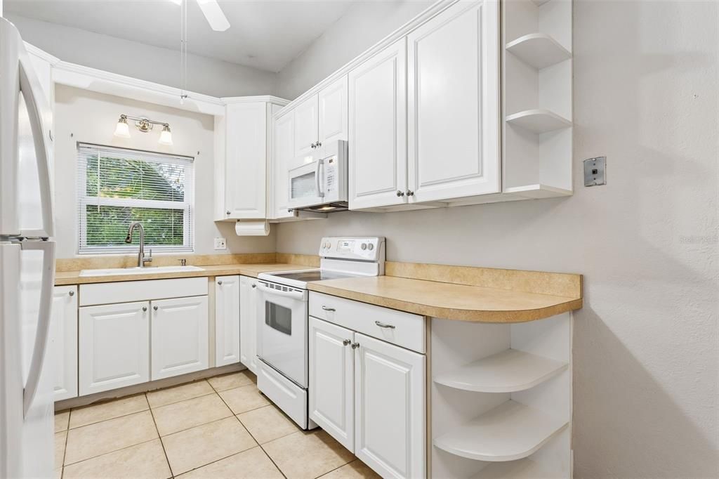 For Rent: $1,700 (2 beds, 1 baths, 1095 Square Feet)