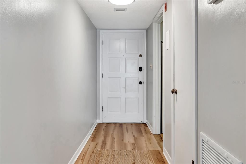 En Venta: $399,000 (3 camas, 3 baños, 1628 Pies cuadrados)