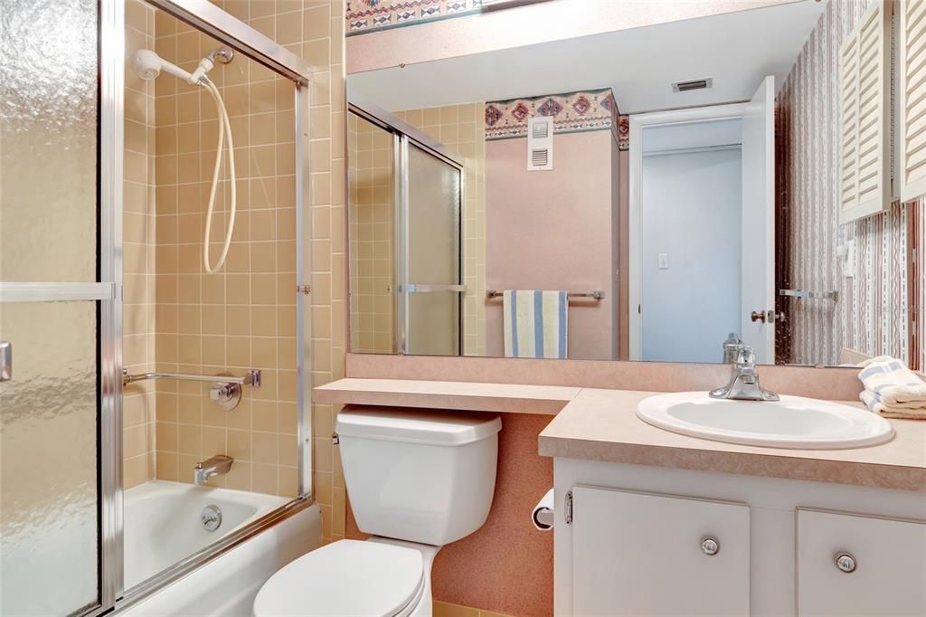 En Venta: $399,000 (3 camas, 3 baños, 1628 Pies cuadrados)