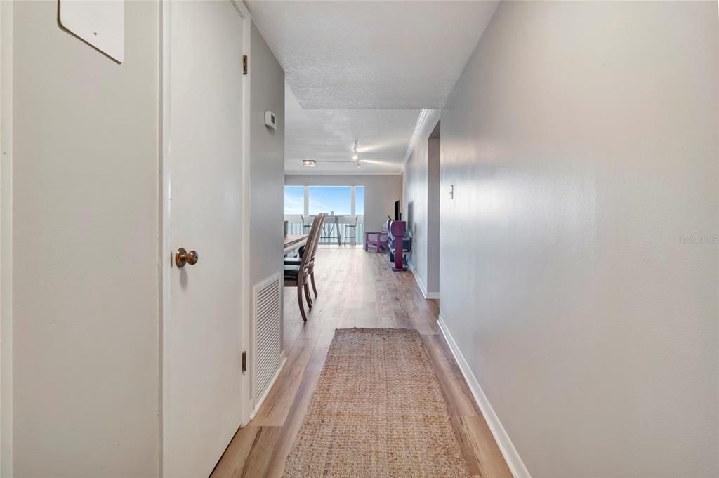 En Venta: $399,000 (3 camas, 3 baños, 1628 Pies cuadrados)