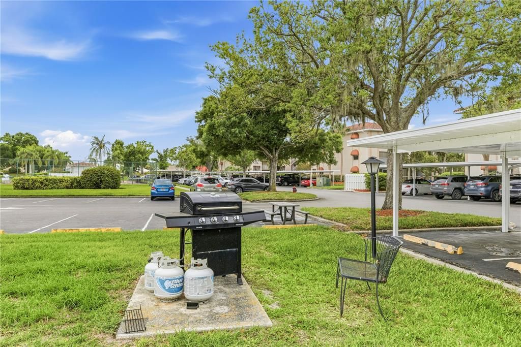 For Sale: $165,000 (2 beds, 2 baths, 1042 Square Feet)