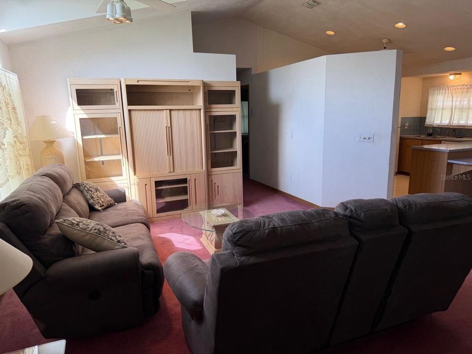 En Venta: $335,000 (3 camas, 2 baños, 1640 Pies cuadrados)